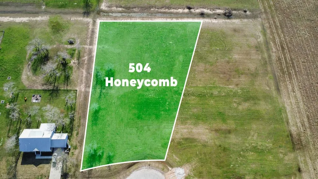 504 Honeycomb Victoria TX 77904 Featured Image