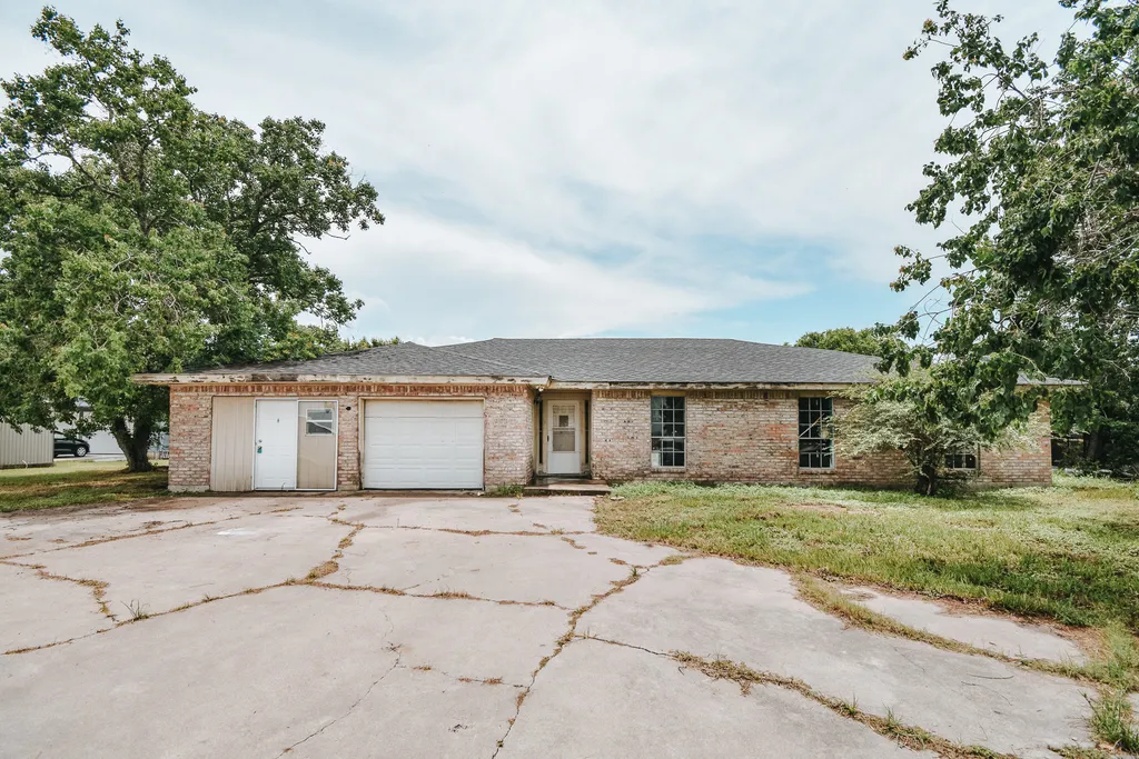 403 Schell Victoria TX 77904 Featured Image