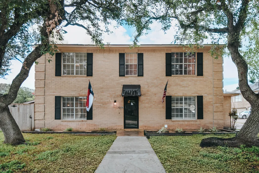 101 Sherwood A Victoria TX 77901 Featured Image