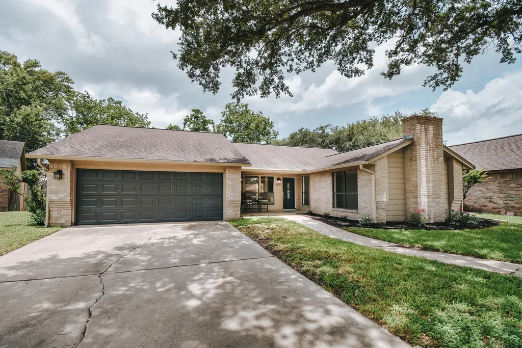 505 Bramble Bush Victoria TX 77904 Featured Image