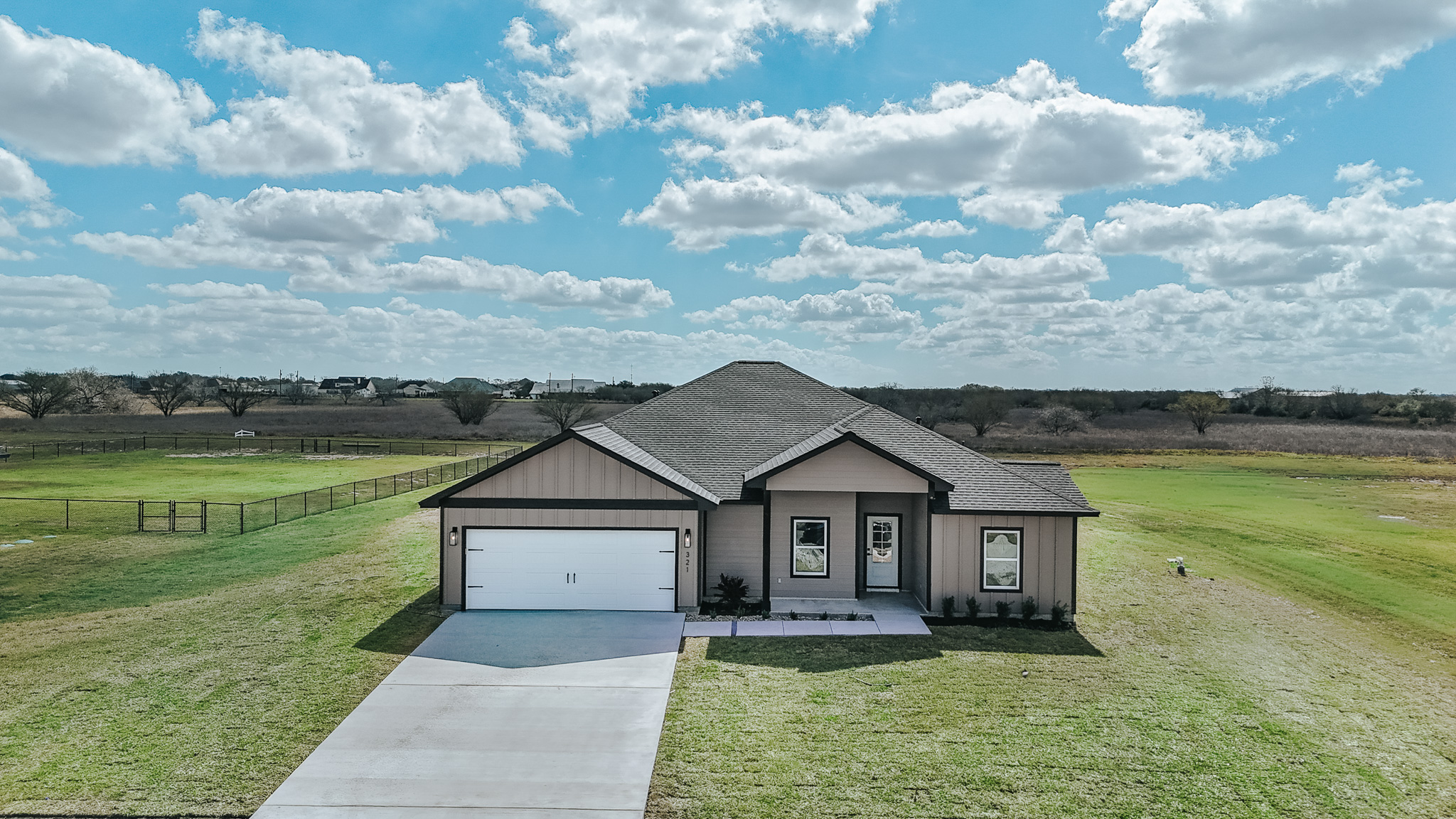 321 Whitetail Victoria TX 77905 Featured Image